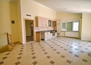 شقة دوبلكس 6 + 2 في وسط مدينة أنطاليا 