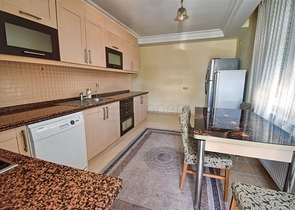 شقة دوبلكس 6 + 2 في وسط مدينة أنطاليا 