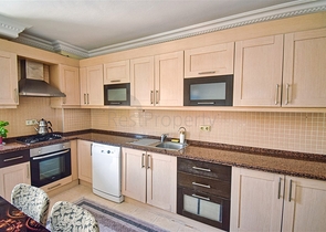 شقة دوبلكس 6 + 2 في وسط مدينة أنطاليا 