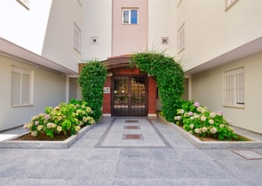 شقة دوبلكس 6 + 2 في وسط مدينة أنطاليا 