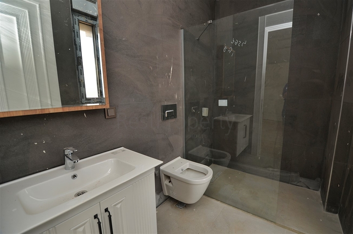 فلل 4 + 1 في دوشيميالتي-منطقة أنطاليا 