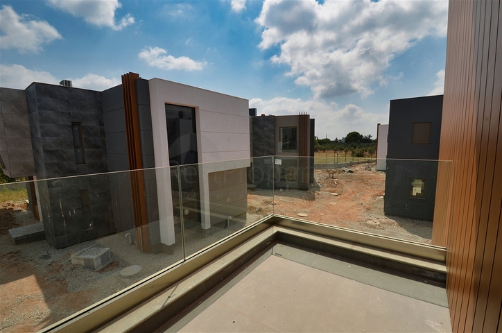 فلل 4 + 1 في دوشيميالتي-منطقة أنطاليا 