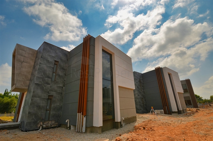 فلل 4 + 1 في دوشيميالتي-منطقة أنطاليا 