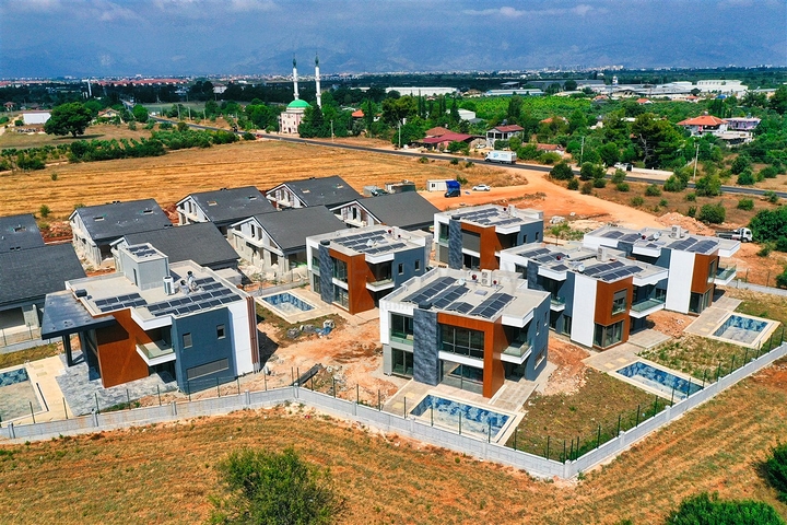 فلل 4 + 1 في دوشيميالتي-منطقة أنطاليا 