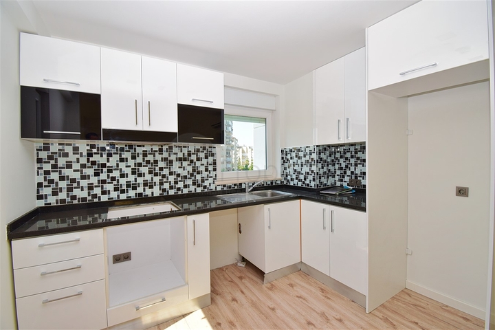 شقة 1+1 في منطقة كوشكافاجي السكنية-أنطاليا 