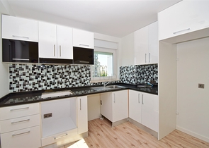 شقة 1+1 في منطقة كوشكافاجي السكنية-أنطاليا 