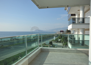 مجمع يضم شقق رائعة في كاستيل 