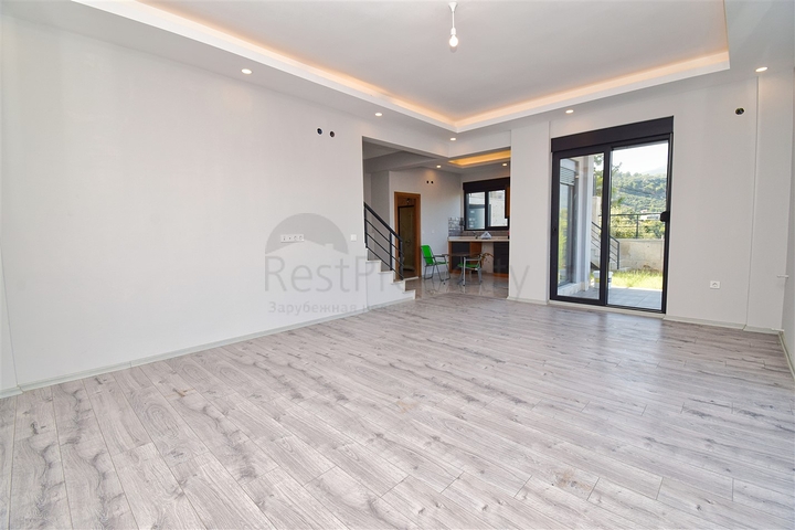 فيلا 3+2 في جيكبير-حي أنطاليا 