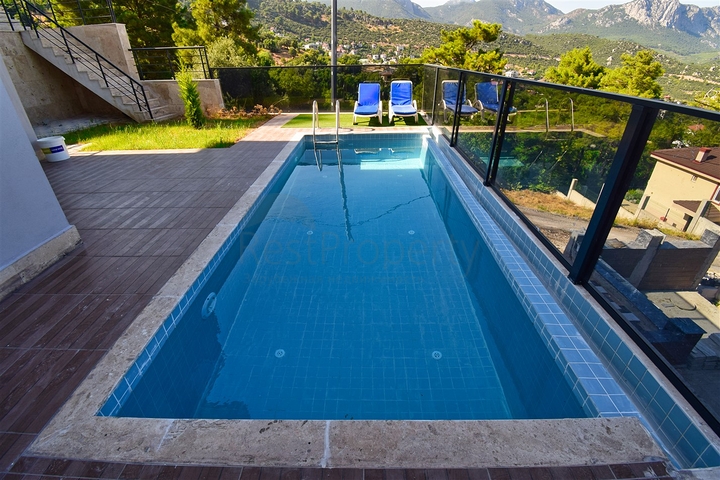 فيلا 3+2 في جيكبير-حي أنطاليا 