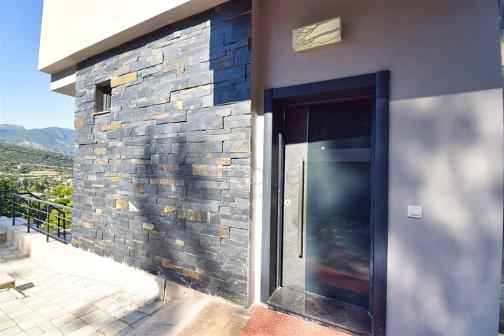 فيلا 3+2 في جيكبير-حي أنطاليا 