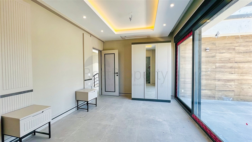 فيلا رائعة 4 + 1 في كيمير-منطقة أنطاليا 