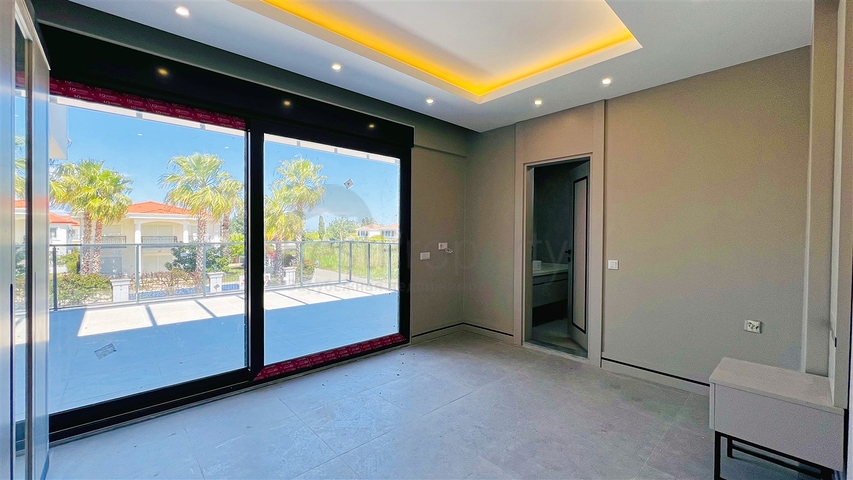 فيلا رائعة 4 + 1 في كيمير-منطقة أنطاليا 