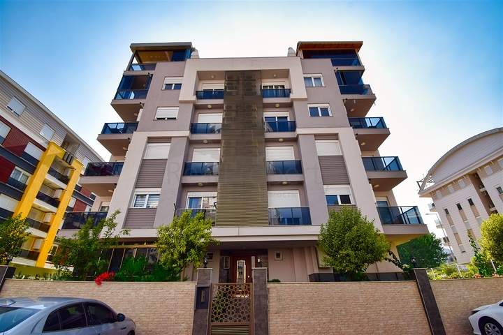 شقة دوبلكس 3+2 في حي البرسيمون-أنطاليا 