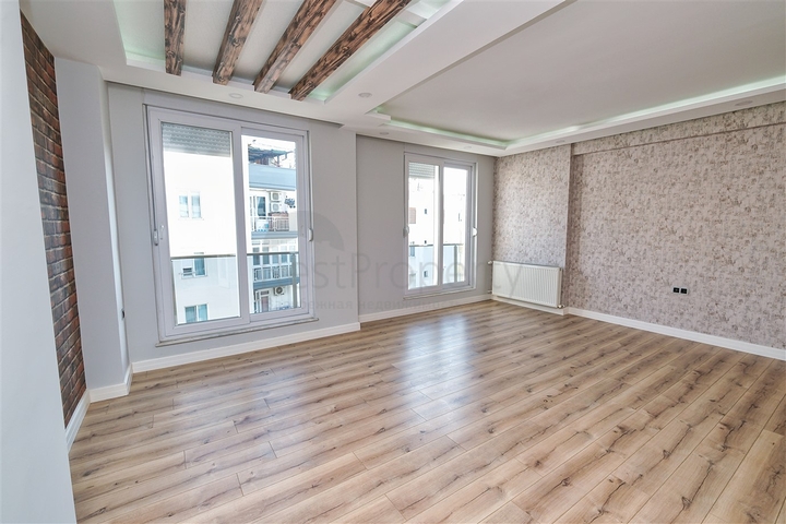 شقة دوبلكس 4 + 1 في وسط مدينة أنطاليا 