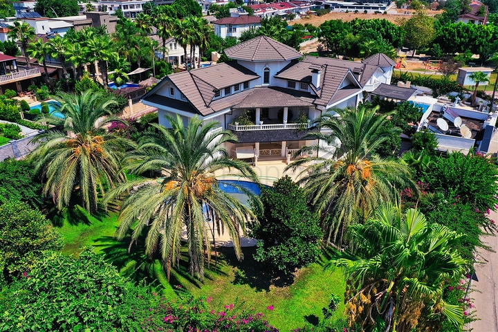 فيلا 7+1 في كيمير-منطقة أنطاليا 