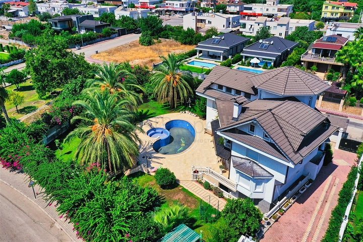 فيلا 7+1 في كيمير-منطقة أنطاليا 