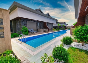  تاون هاوس 3 + 1 في كيمير - منطقة أنطاليا 