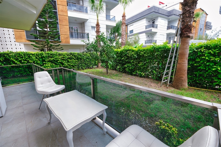 شقة 2 + 1 في حي إرمينيك أنطاليا 