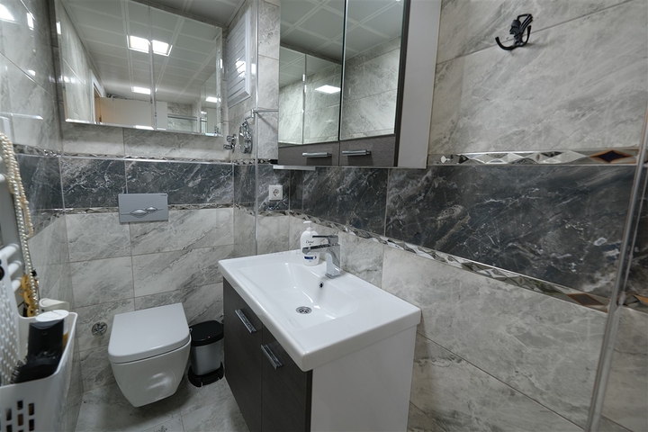 شقة 2 + 1 في حي إرمينيك أنطاليا 