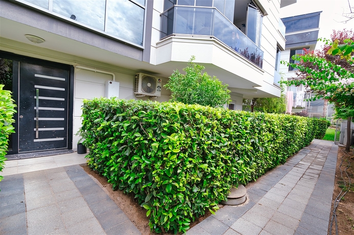 شقة 2 + 1 في حي إرمينيك أنطاليا 