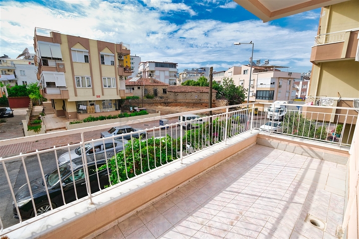 شقة 3 + 1 في منطقة كوشكافاجي السكنية - أنطاليا 