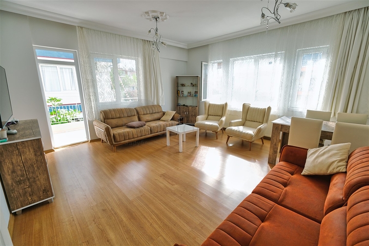 شقة 3 + 1 في منطقة كوشكافاجي السكنية - أنطاليا 