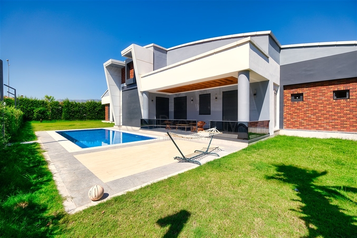 فلل من الدرجة الممتازة في منطقة دوشيميالتي-أنطاليا 