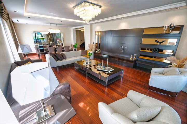 فيلات الدرجة الممتازة في دوشيميالتي أنطاليا 