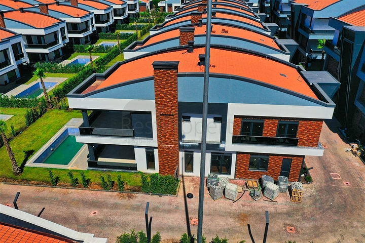 فيلات الدرجة الممتازة في دوشيميالتي أنطاليا 