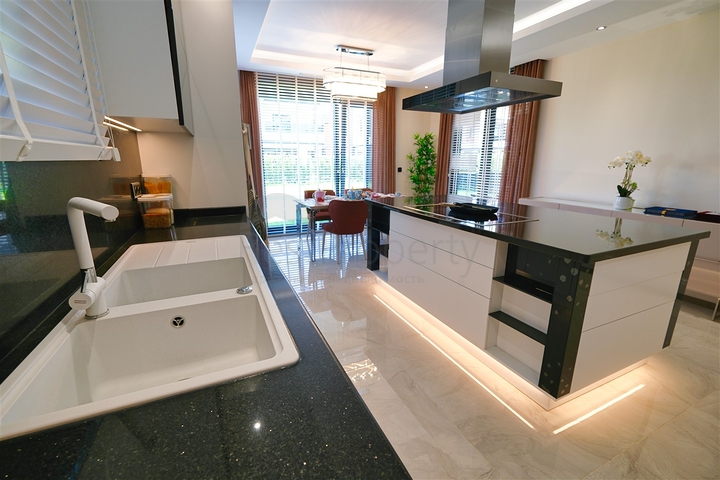 فيلات الدرجة الممتازة في دوشيميالتي أنطاليا 