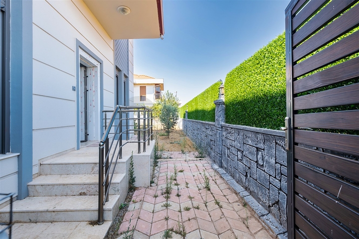 فيلا 5+1 في دوشيمالتي-منطقة أنطاليا 