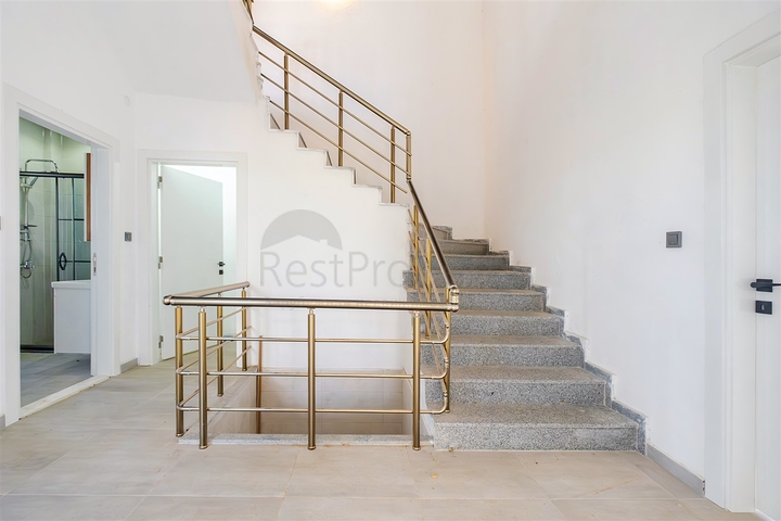 فيلا 5+1 في دوشيمالتي-منطقة أنطاليا 