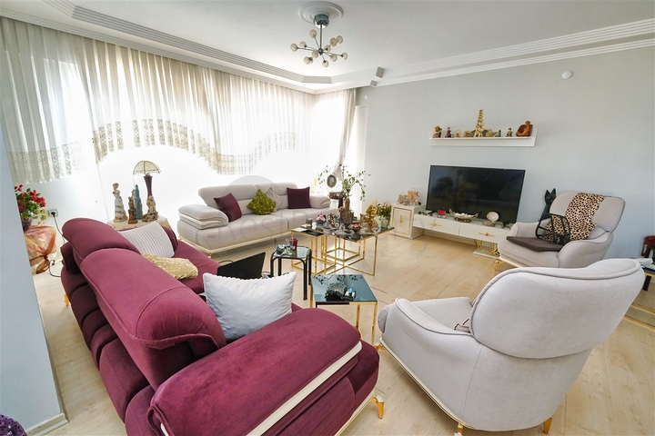 شقة 3+1 في منطقة كاجلايان-أنطاليا 