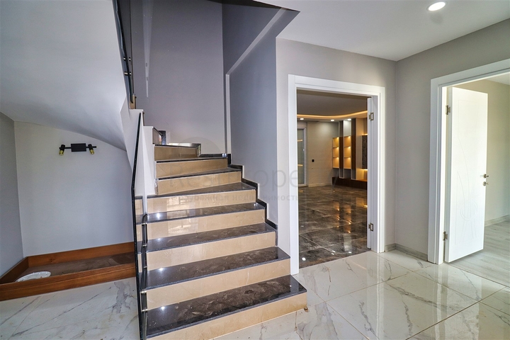 فيلا 5+1 في دوشيمالتي-منطقة أنطاليا 