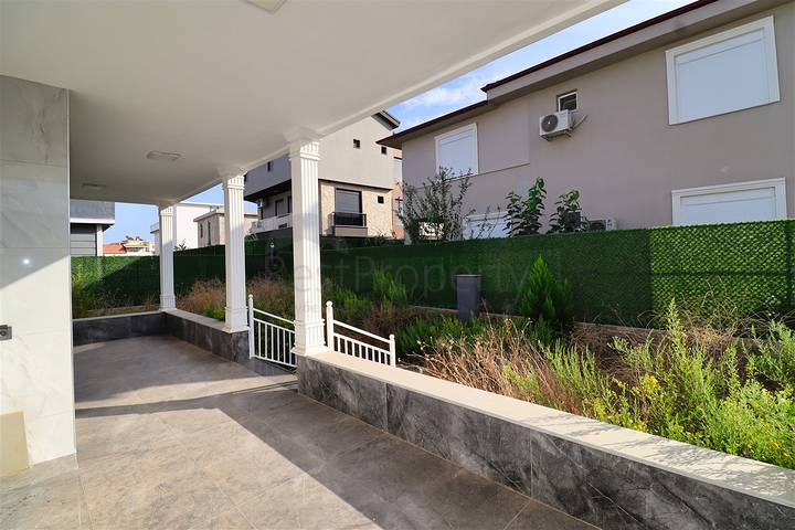 فيلا 5+1 في دوشيمالتي-منطقة أنطاليا 