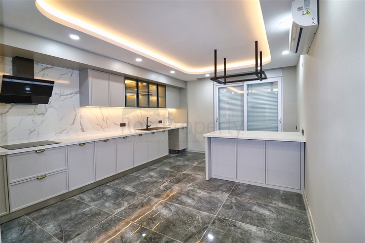 فيلا 5+1 في دوشيمالتي-منطقة أنطاليا 