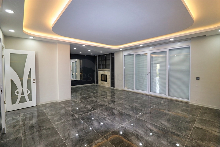 فيلا 5+1 في دوشيمالتي-منطقة أنطاليا 