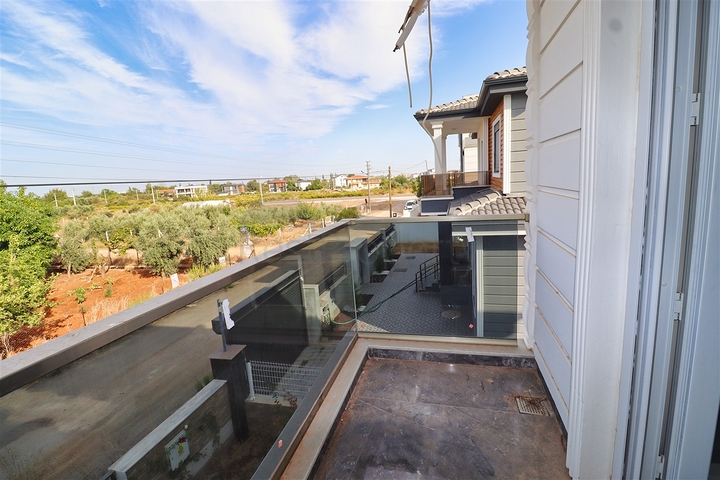 فيلا 5+1 في دوشيمالتي-منطقة أنطاليا 