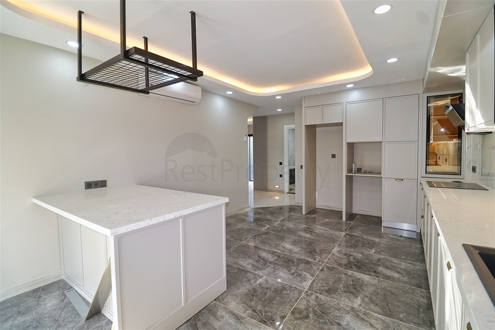 فيلا 5+1 في دوشيمالتي-منطقة أنطاليا 