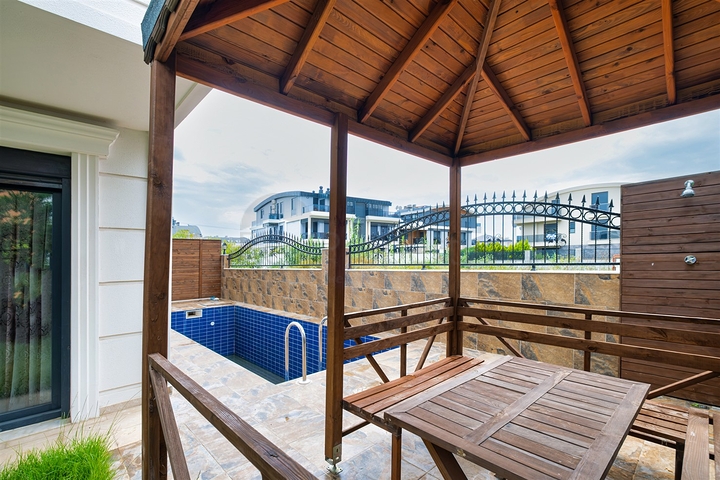 فيلا 5+1 في جوزيلوبا - حي أنطاليا 