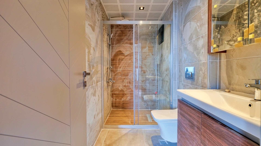 مشروع استثماري في منطقة جوزيلوبا - أنطاليا الصغيرة 