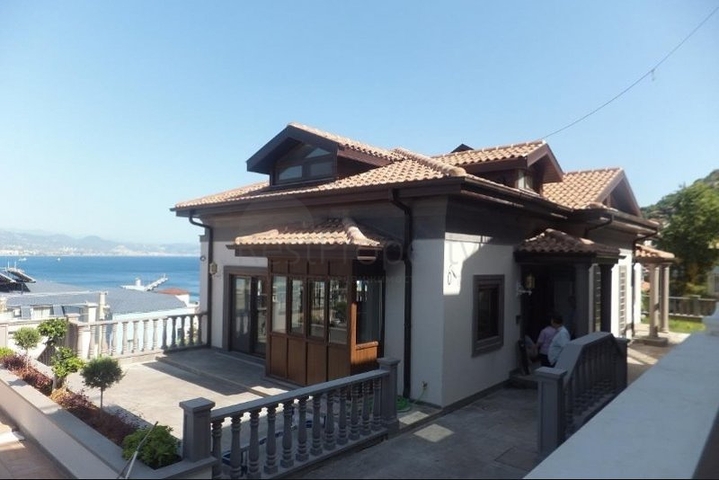 فيلات الرفاهية في مدينة ألانيا بالقرب من القلعة 