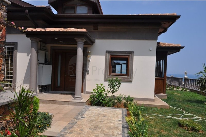 فيلات الرفاهية في مدينة ألانيا بالقرب من القلعة 