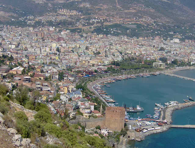 فيلات الرفاهية في مدينة ألانيا بالقرب من القلعة 