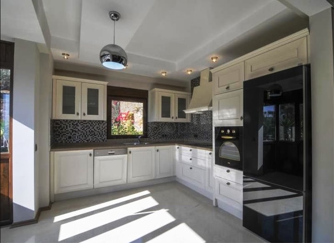 فيلات الرفاهية في مدينة ألانيا بالقرب من القلعة 