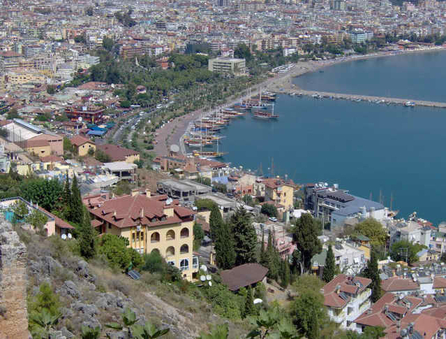 فيلات الرفاهية في مدينة ألانيا بالقرب من القلعة 