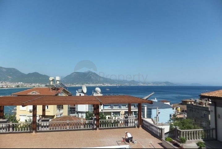 فيلات الرفاهية في مدينة ألانيا بالقرب من القلعة 