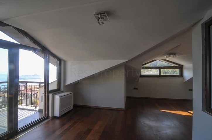 فيلات الرفاهية في مدينة ألانيا بالقرب من القلعة 