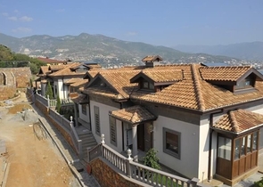 فيلات الرفاهية في مدينة ألانيا بالقرب من القلعة 