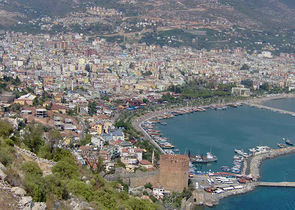 فيلات الرفاهية في مدينة ألانيا بالقرب من القلعة 